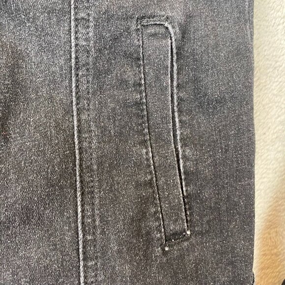 Women's Black Denim Jean Jacket Medium Stretch Fitted Classic Button Y2K - Picture 8 of 12